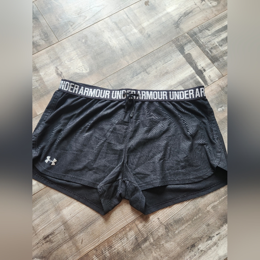 Under Armour Black Athletic Shorts Lightweight Elastic Waistband